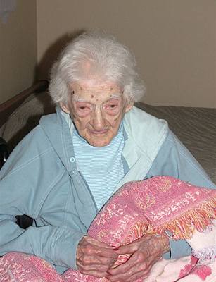 Zemřela nejstarší žena na světě Edna Parkerová.
